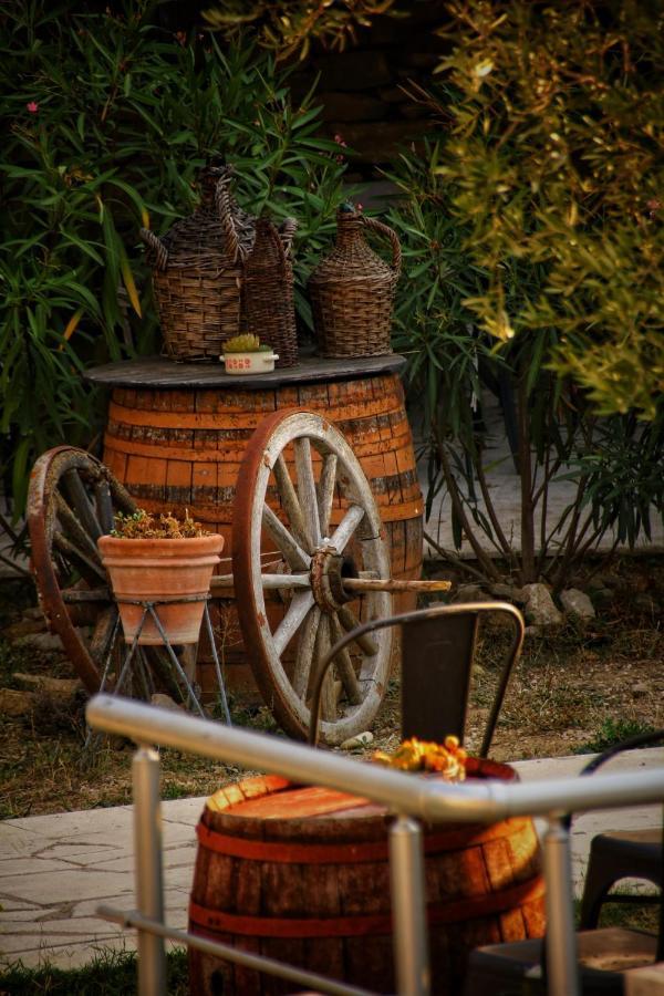 Village Property Trusa Tugare エクステリア 写真